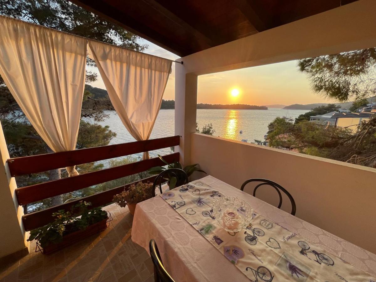 Karbuni Ocean View Corner Apartment - Beachfront accommodation on Korčula Island